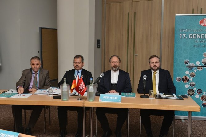 Ali Erbaş: "Güzel ahlaka sahip nesillerin yetişmesi için daha çok gayret göstermeliyiz"