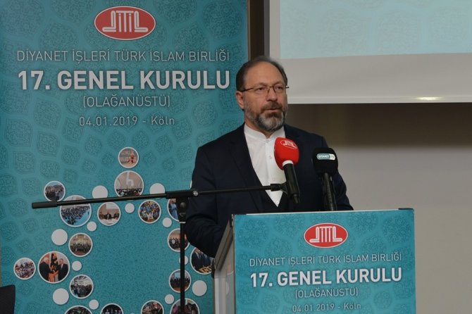 Ali Erbaş: "Güzel ahlaka sahip nesillerin yetişmesi için daha çok gayret göstermeliyiz"