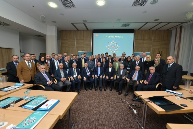 Ali Erbaş: "Güzel ahlaka sahip nesillerin yetişmesi için daha çok gayret göstermeliyiz"