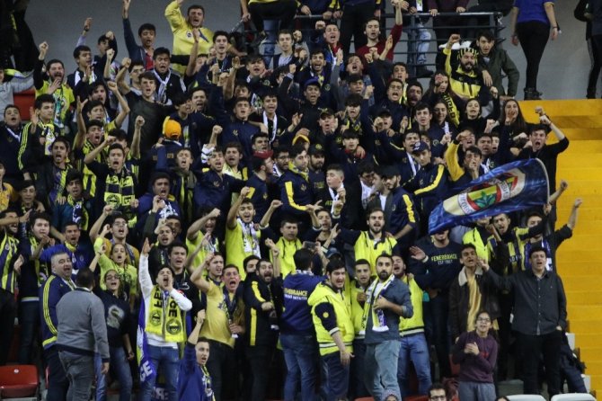 Çukurova Basketbol, evinde ağırladığı Fenerbahçe'yi 88-72 mağlup etti.