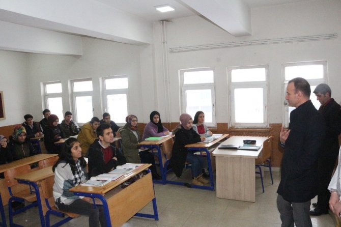 Ağrı Milli Eğitim Müdürü Mehmet Faruk Tekin’in okul ziyaretleri