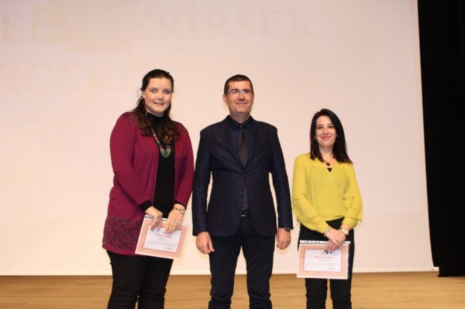 Biga’da ‘Hayalimizde ki gelecek el ele verirsek gerçekleşecek’ konulu konferans gerçekleşti