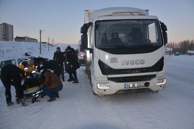 Sivas'ın Yıldızeli ilçesinde trafik kazası: 3 kişi yaralandı