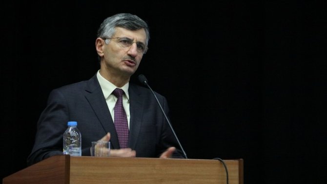 Zonguldak Valisi Erdoğan Bektaş, bağımlılıkla mücadele toplantısında açıklamalarda bulundu