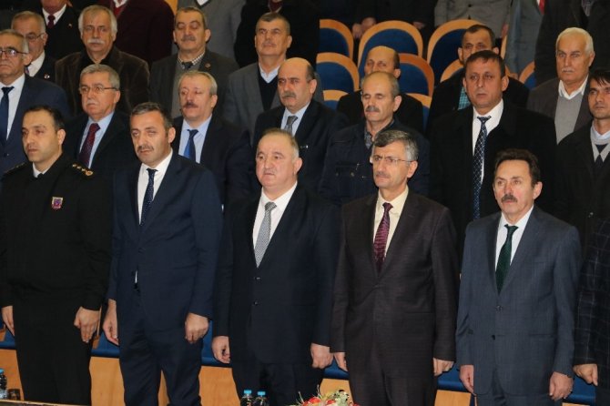 Zonguldak Valisi Erdoğan Bektaş, bağımlılıkla mücadele toplantısında açıklamalarda bulundu