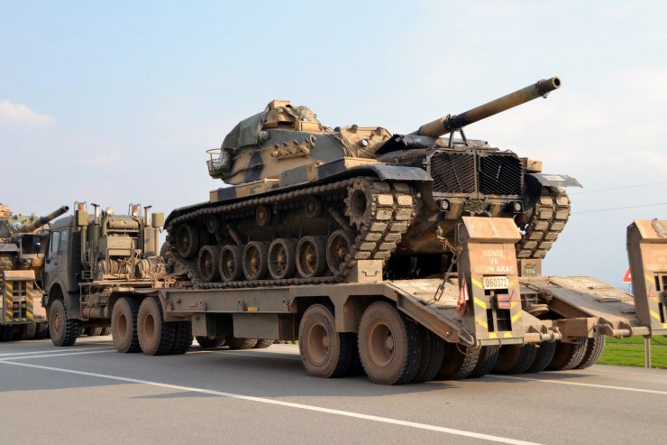 Sınırına askeri araç sevkiyatı