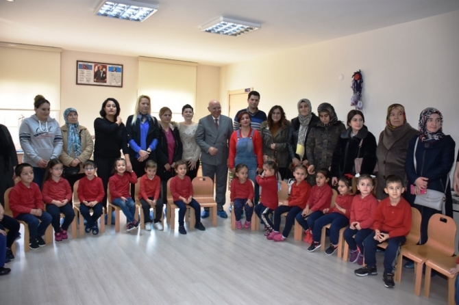 Çocuk Akademisi öğrencileri ilk kez karne heyecanı yaşadı