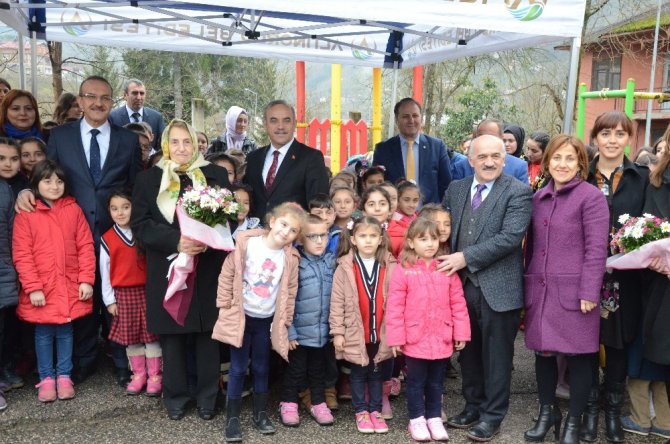 “Hayırseverlerin eğitim alanına yatırım yapması, toplumla kucaklaşma vesilesidir”
