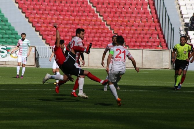 Amed Sportif Faaliyetler, Utaş Uşakspor'u kendi sahasında 2-1 mağlup etti