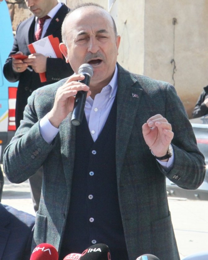 Bakan Çavuşoğlu Avrupa Parlamentosundaki ırkçılara yüklendi: "Bunlar İslam düşmanıdır"