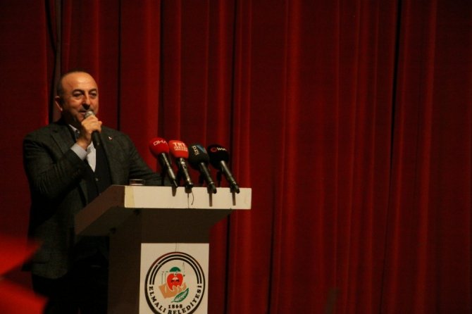 Çavuşoğlu dış politikayı özetledi: "Diplomasi ise diplomasi, müzakere ise müzakere, rest ise rest"