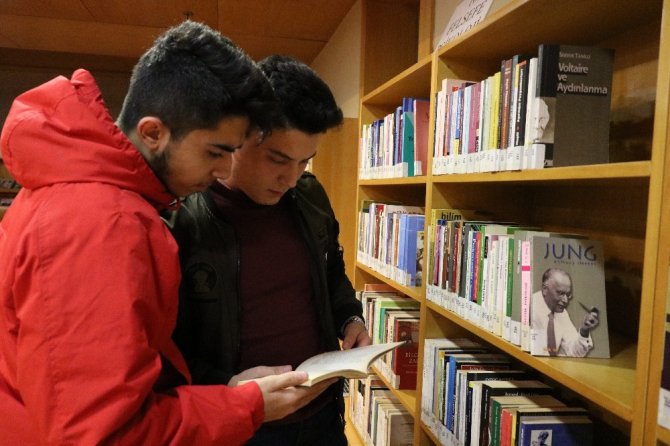 Kartal'da 7/24 açık Muallim Cevdet Kütüphanesi'nin açılışı yapıldı