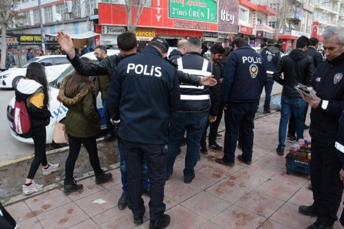 Van’da ‘Türkiye Güven Huzur’ uygulaması gerçekleştirildi