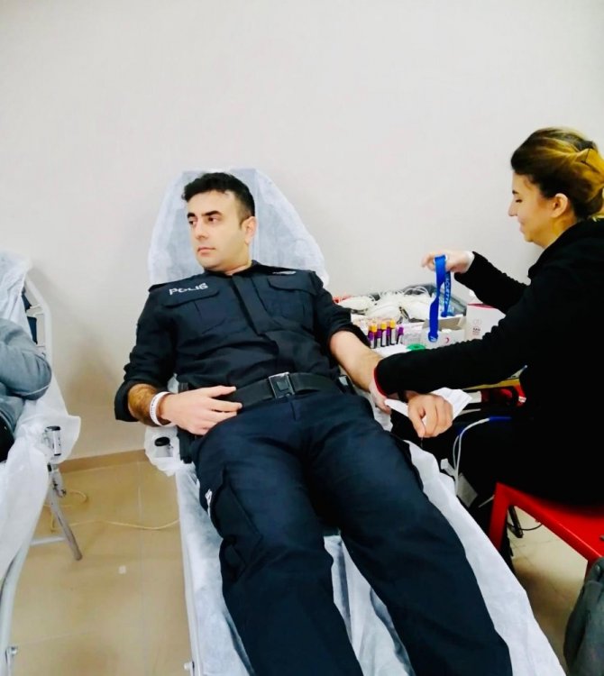 Doğanyol İlçe Emniyet Müdürlüğü ekiplerinden kan bağışı