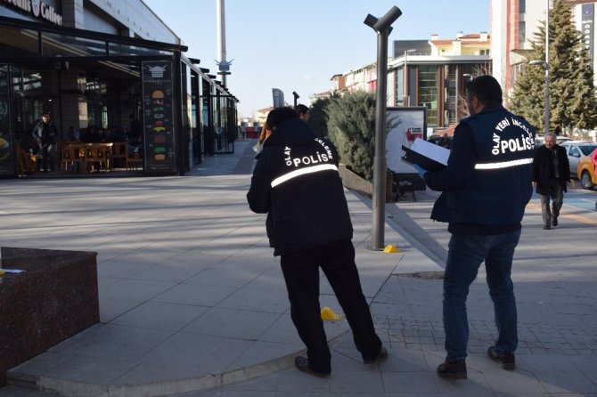 Malatya'da çıkan tartışmanın kavgaya dönüşmesi ile 2 kişi bıçakla yaralandı