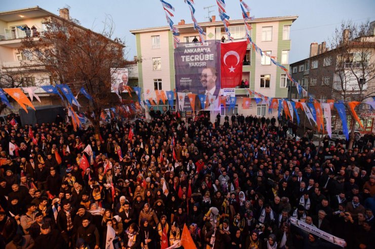 Mehmet Özhaseki, partisinin Etlik Seçim İrtibat Merkezi'nin açılışına katıldı.