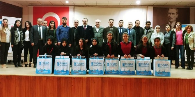 Tuşba’da “Fikirler Konuşuyor” münazara yarışması gerçekleştirildi
