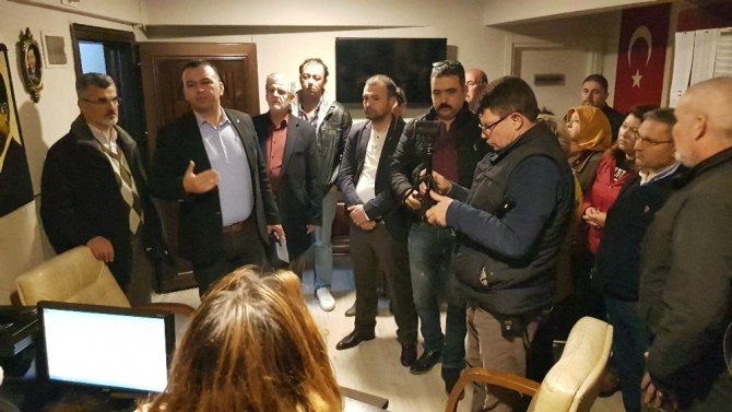 AK Parti Edremit İlçe Başkanı Hakan Duman istifa etti