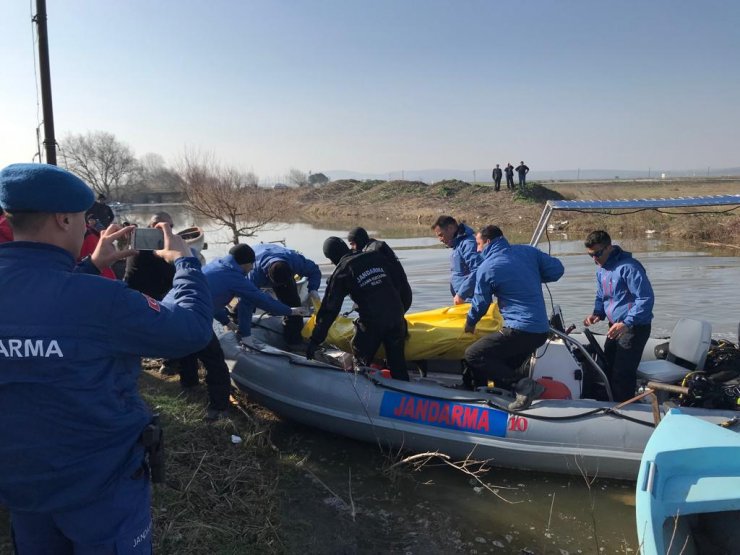 BALIKESİR'de 8 gün önce Manyas Gölü'nde kaybolan balıkçının cesedi bulundu