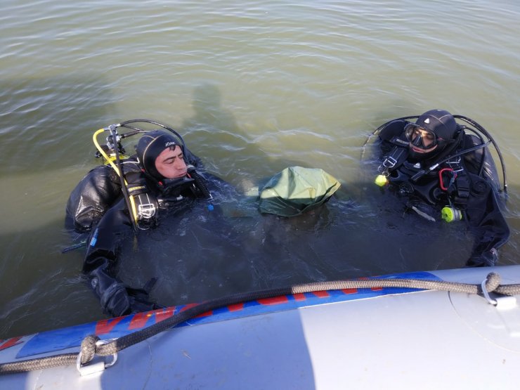 BALIKESİR'de 8 gün önce Manyas Gölü'nde kaybolan balıkçının cesedi bulundu