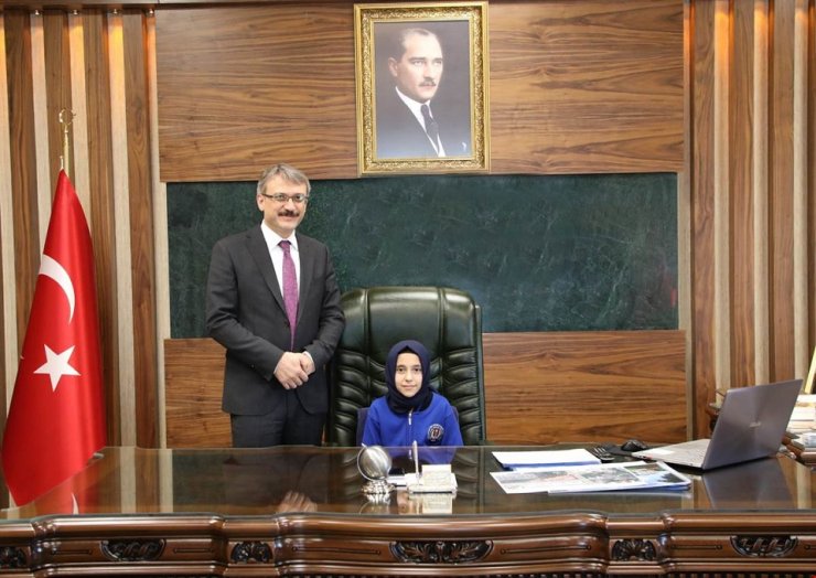 BİNGÖL Valisi Kadir Ekinci, Vali olmak isteyen öğrenciyi makamında ağırladı