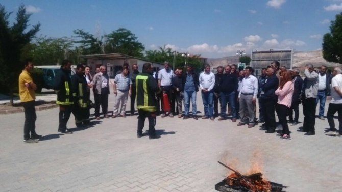 Bir yılda 233 yangına müdahale eden itfaiye birimi eğitim çalışmalarını aralıksız sürdürüyor