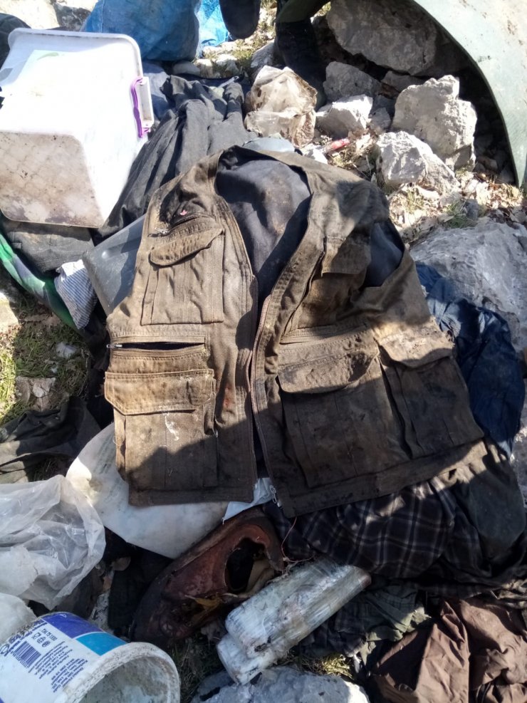 Cudi Dağı'nda teröristlerin kullandığı 2 sığınak kullanılamaz hale getirildi