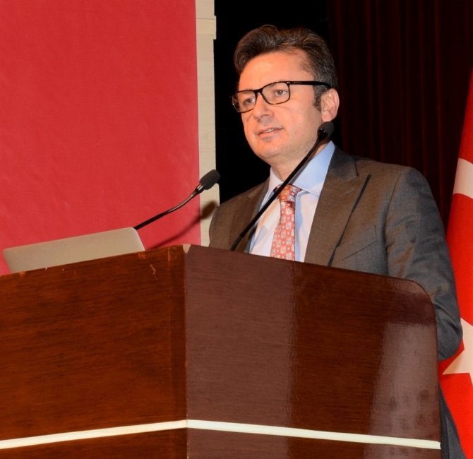 ESOGÜ’lü genç diş hekimi adayları beyaz önlükleri giydi