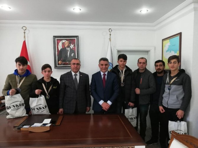 Kung Fu Sporculardan Kaymakam Özkan’a ziyaret