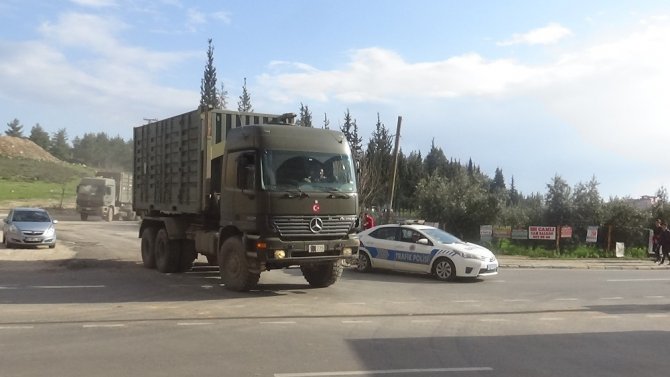 Suriye sınırına mühimmat sevkiyatı devam ediyor