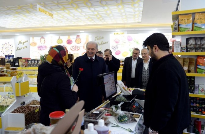 Uysal: "Büyükçekmece yatay mimari ile sadece Türkiye’ye değil, dünyaya örnek olacak"