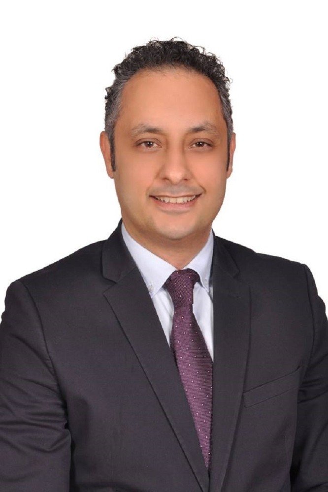 Göz Hastalıkları Uzmanı Dr. Barış Yeniad "Protez göz özgüveni geri getiriyor"