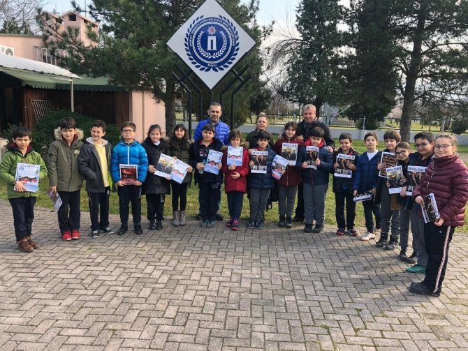 İlkokul öğrencilerinden EMŞAV'a anlamlı bağış