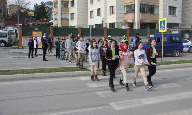 Samsun'da ortaokul öğrencilerinden, Öncelik Hayatın, Öncelik Yayanın etkinliği