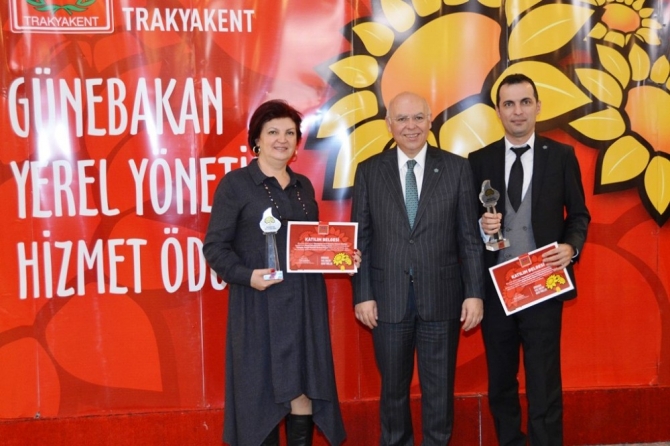 Süleymanpaşa Belediyesi projeleriyle ödüle doymuyor