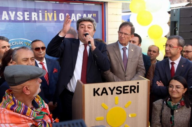 Büyükşehir Belediye Başkan Adayı Ataş: "Kimseyi ayırt etmeden hizmet edeceğim"