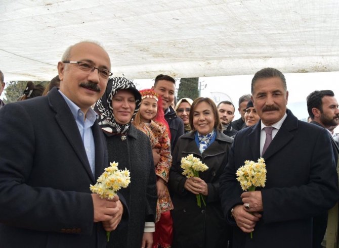 Elvan: "Kandil ile uzantısı olan partiyle iş birliği yapıp, Cumhur İttifakına karşı yola çıktılar"