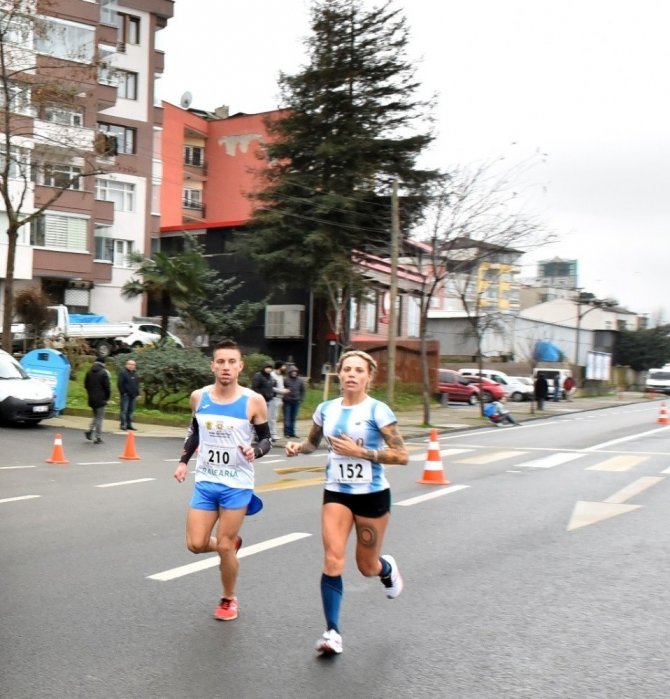 Jose Sosa’nın eşi Carolina Uluslararası Trabzon Yarı Maratonu’nu 7. olarak tamamladı