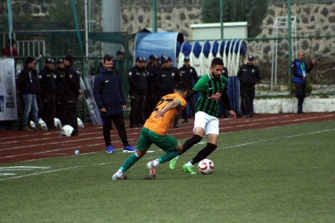 Kilis Belediyespor kendi sahasında konuk ettiği Malatya Yeşilyurt Belediyespor'a 2-1 yenildi