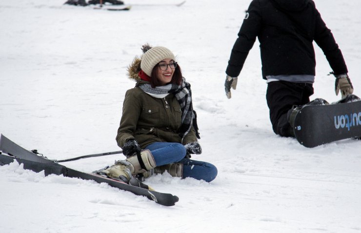 KIŞ turizminin gözde merkezlerinden Uludağ, hafta sonu tatilci akınına uğradı.