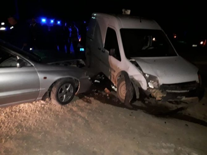 Kütahya'nın Emet ilçesinde trafik kazası: 3 yaralı