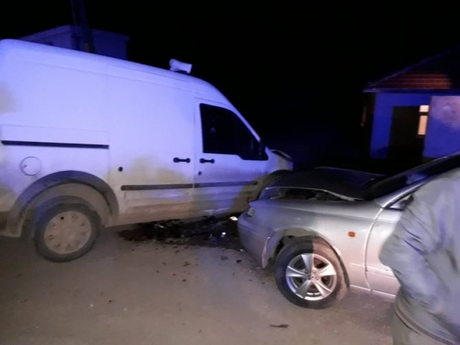 Kütahya'nın Emet ilçesinde trafik kazası: 3 yaralı