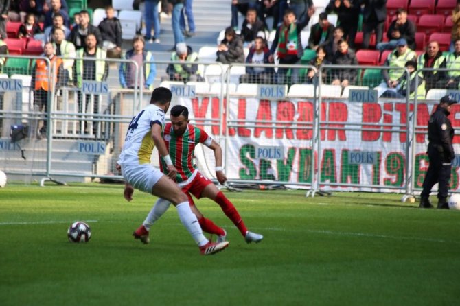 TFF 3. Lig 3. Grup takımlarından Diyarbekirspor, sahasında Bucaspor ile 1-1 berabere kaldı.