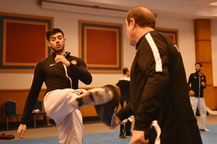 Uslanması için gönderildiği tekvandoda dünya şampiyonluğu hedefliyor