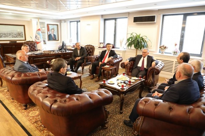 Kayseri Develililer Dayanışma Derneği’nden Başkan Memduh Büyükkılıç’a Ziyaret