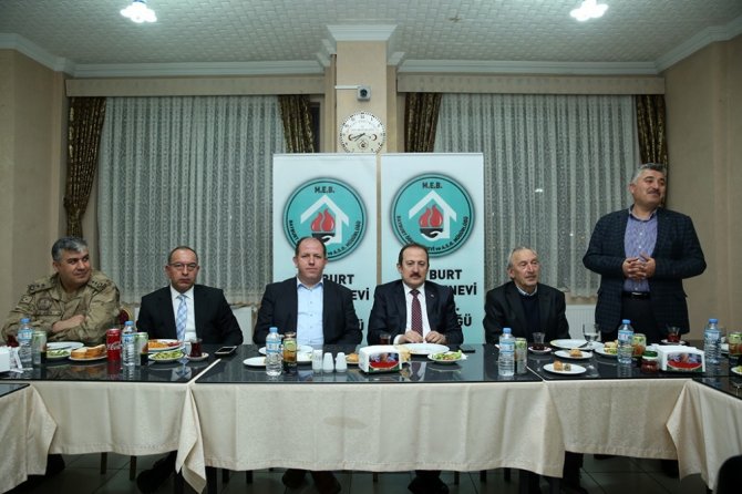 Ali Hamza Pehlivan: “Sizlere inanıyor ve güveniyoruz. İnşallah bu başarıyı kupayla taçlandıracağız”