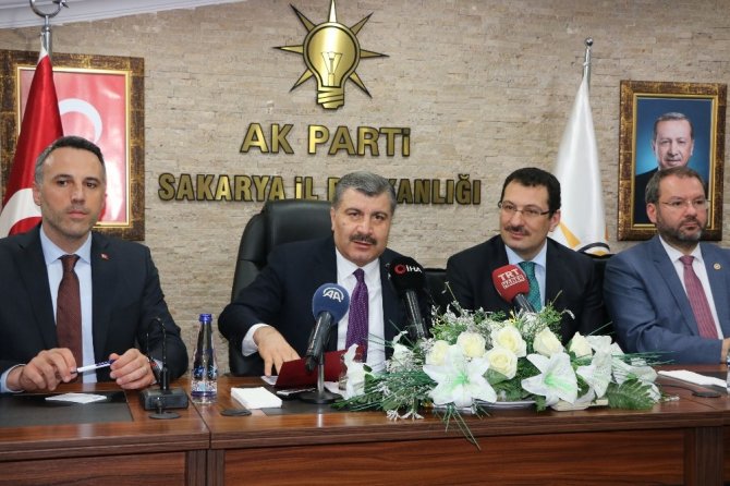 Bakan Koca: ""31 Mart'a odaklanmamız gerektiğini düşünelim"