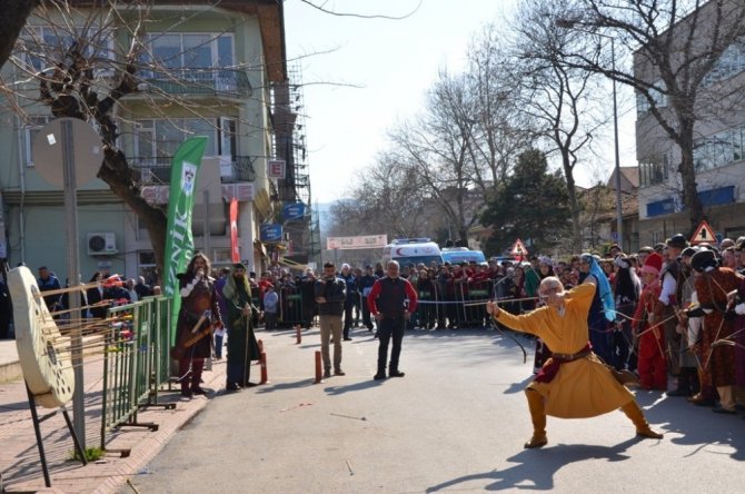 Bursa'nın İznik ilçesinin Osmanlı Devleti tarafından fethinin 688. yıl dönümü coşkuyla kutlandı. *