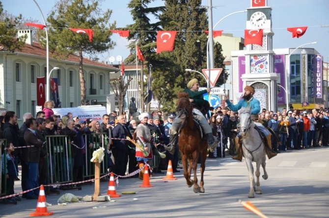 Bursa'nın İznik ilçesinin Osmanlı Devleti tarafından fethinin 688. yıl dönümü coşkuyla kutlandı. *