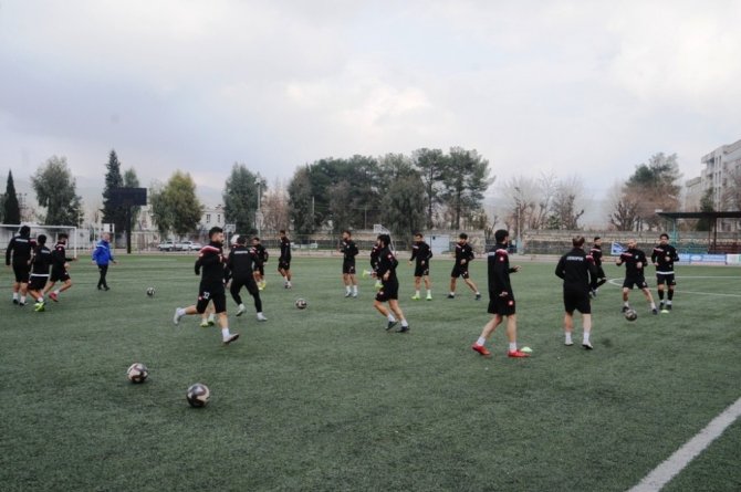 Cizrespor, Bağcılarspor Kulübü maçını kazanıp, üst sıralara yükselmeyi hedefliyor